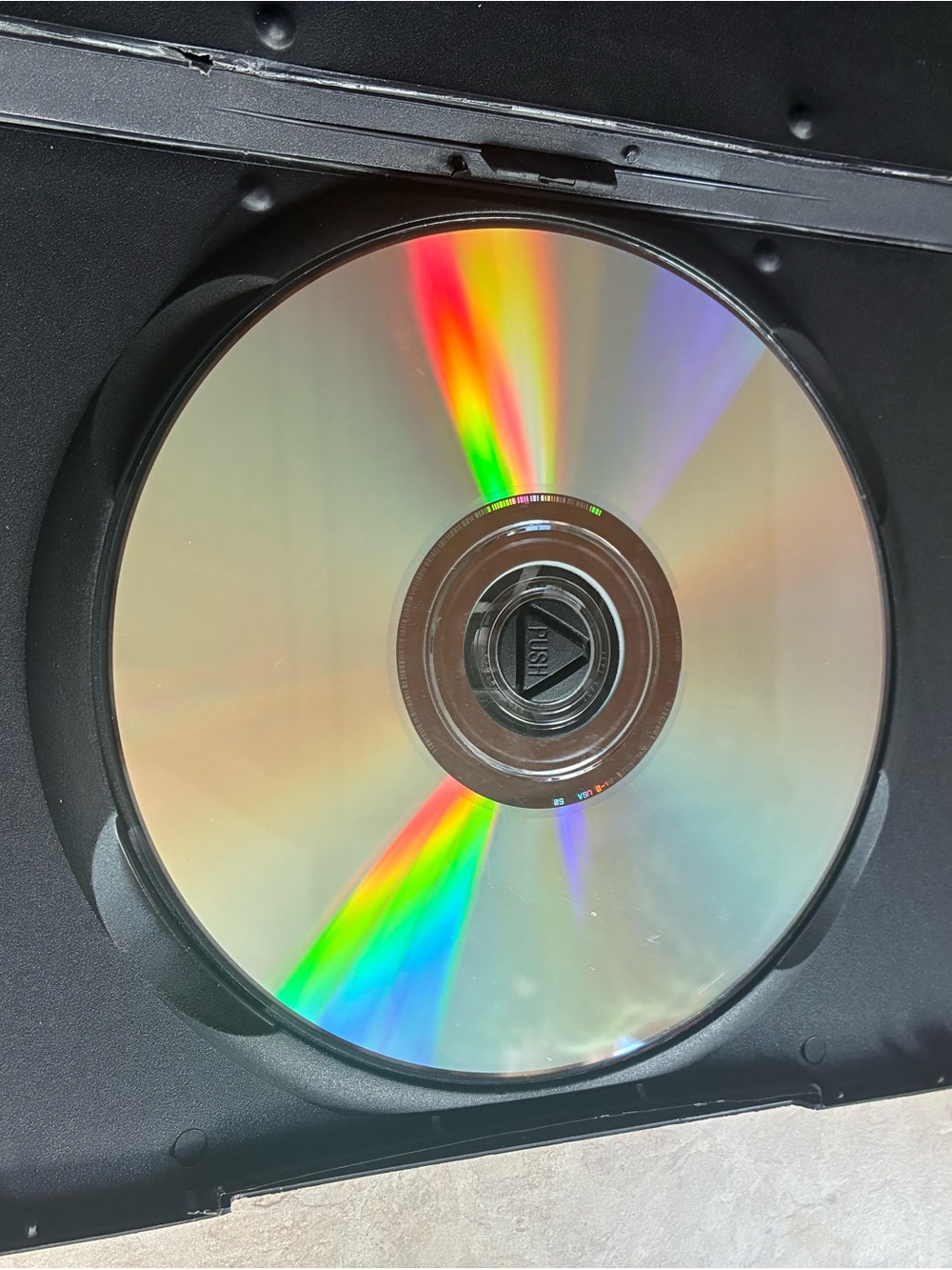 Nintendo Pikmin 2 Wii Game Disc — Green Artwork with Multicolor Characters - Picture 2 of 3